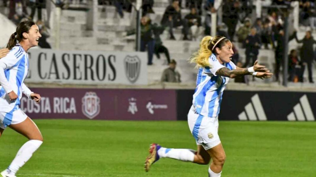 tras-las-renuncias-de-cuatro-jugadoras,-la-seleccion-argentina-le-gano-2-0-a-costa-rica-en-un-amistoso