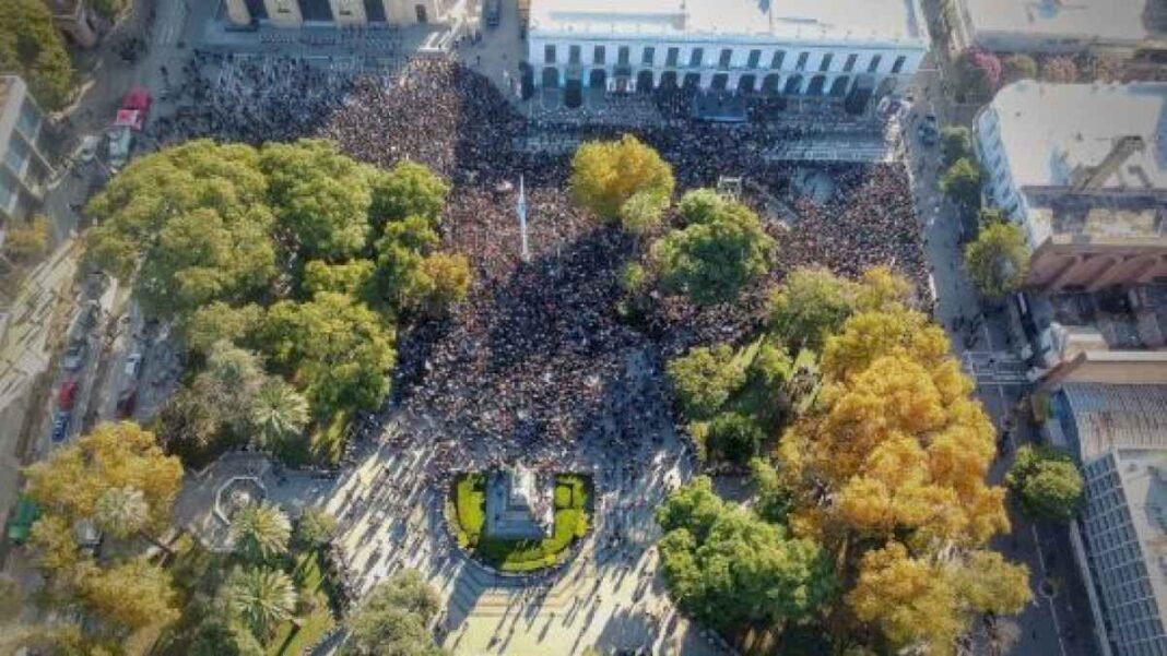 el-presidente-milei-sintio-la-localia-frente-a-unos-8-mil-fanaticos-en-el-cabildo-de-cordoba