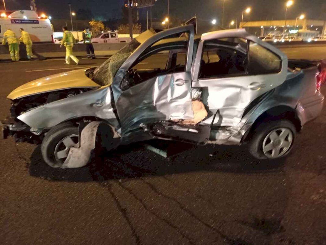 murio-una-persona-tras-un-fuerte-choque-entre-un-auto-y-dos-camionetas-en-la-panamericana