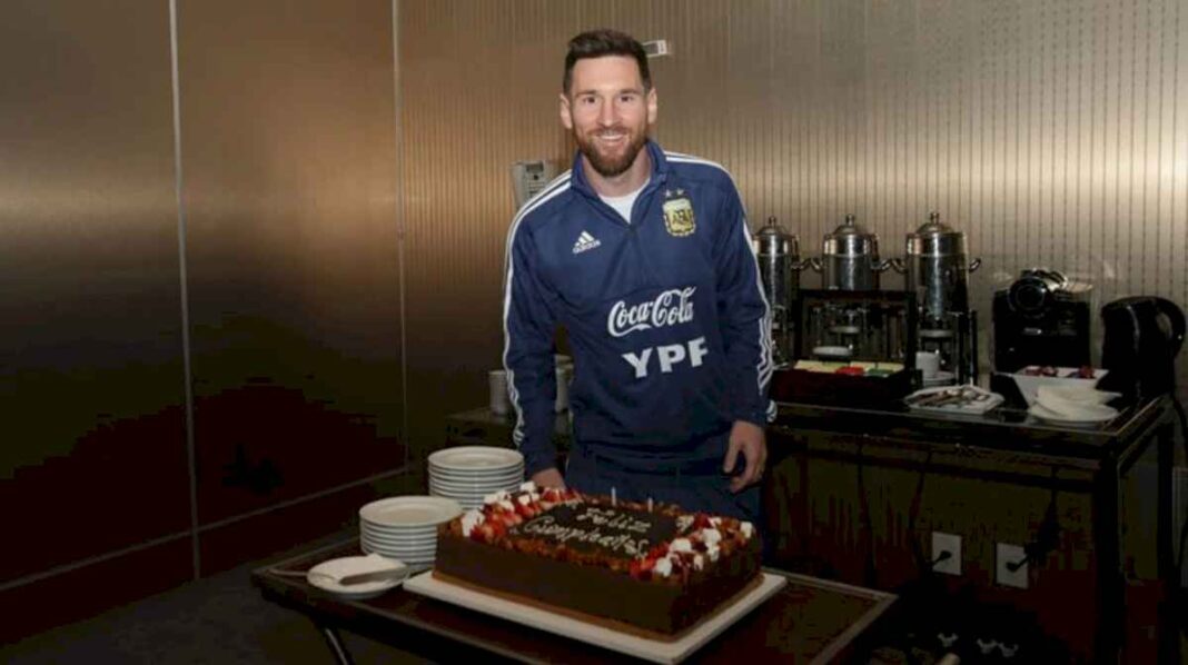 lionel-messi-festeja-sus-37-anos-en-la-concentracion-de-la-seleccion-argentina-con-un-nuevo-sueno-por-delante