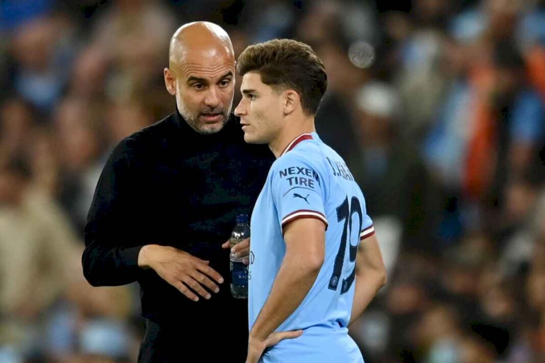 pep-guardiola-hablo-sobre-la-situacion-de-julian-alvarez,-que-dejo-en-duda-su-continuidad-en-manchester-city