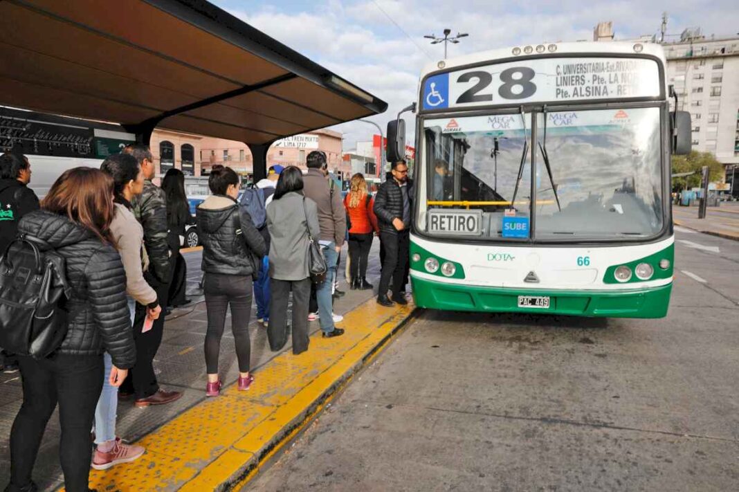 el-gobierno-anuncio-que-aumenta-el-boleto-de-colectivo-en-el-amba:-desde-cuando-y-cual-sera-la-tarifa