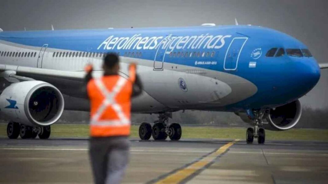 aerolineas-argentinas-recorto-1.500-empleos-y-redujo-su-deficit-en-un-70%