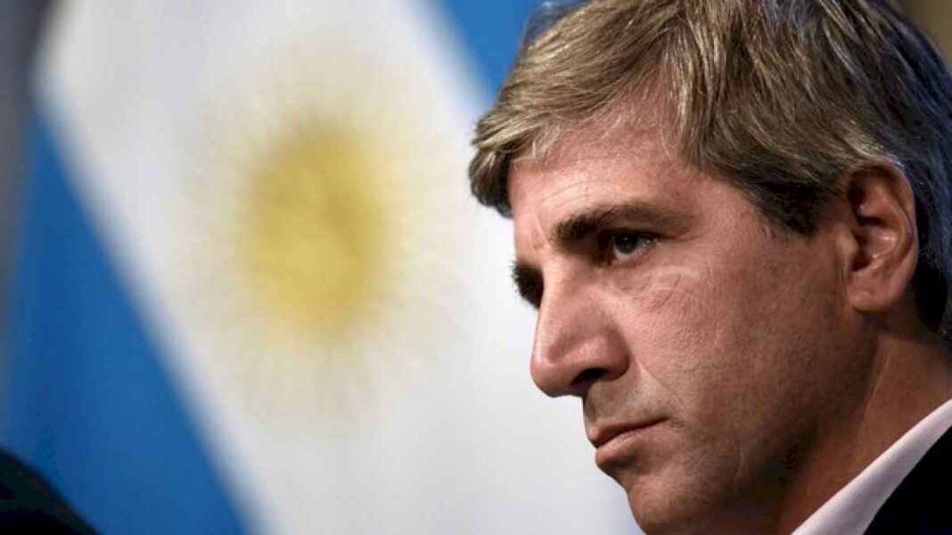 luis-caputo-prepara-plan-para-limitar-aumentos-de-tasas-municipales