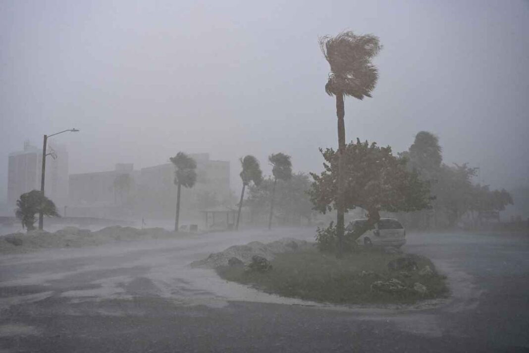 el-huracan-milton-toco-tierra:-se-sintio-cerca-de-siesta-key-y-golpea-la-costa-oeste-de-florida-con-vientos-de-mas-de-190km/h