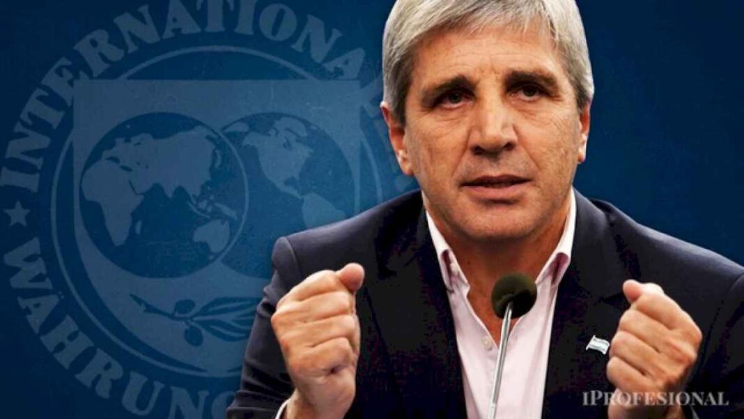 ante-un-fmi-mas-flexible,-luis-caputo-hace-un-nuevo-intento-por-obtener-dolares-y-aval-al-cepo