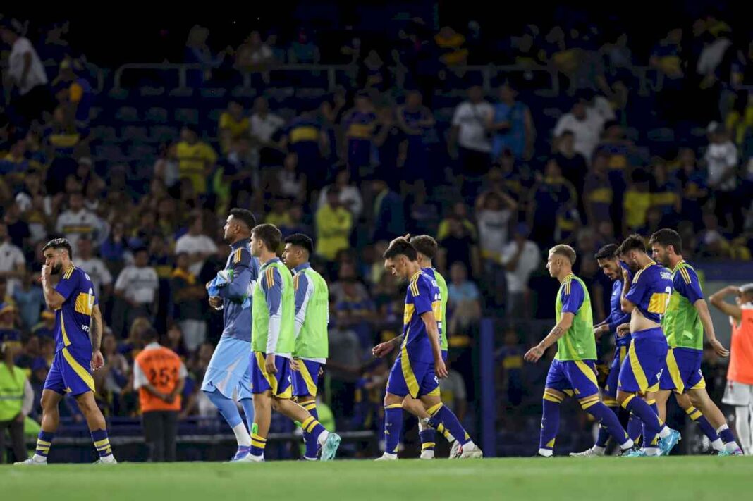 boca-no-pudo-ganarle-a-riestra,-hizo-figura-a-su-arquero-y-la-bombonera-estallo-contra-los-jugadores