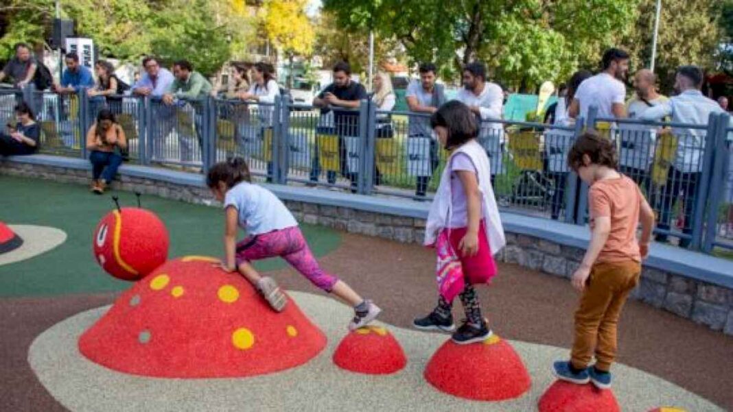 solo-3-de-cada-10-chicos-van-solos-a-la-escuela,-el-club-o-la-plaza-en-la-ciudad-de-buenos-aires