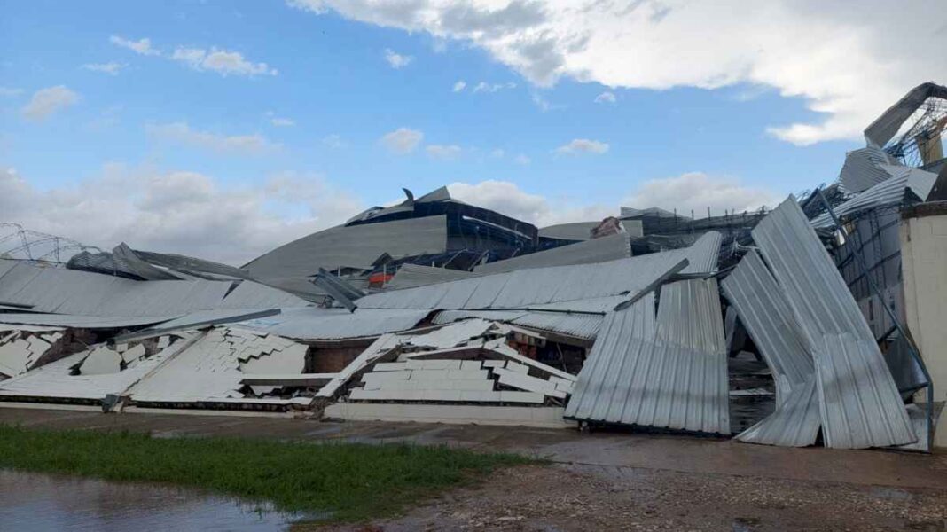 tormenta-en-cordoba:-el-fuerte-viento-genero-destrozos-en-la-playosa